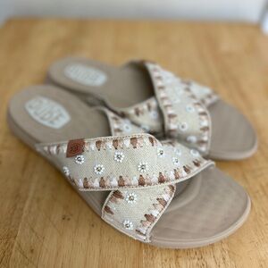 Women’s Hey Dude Christ slide Embroidered Beige Floral Sandals size 10